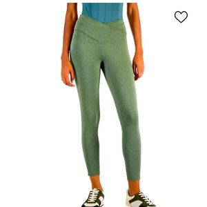 Jenni On Repeat Crossover-Waist 7/8th Length Legging in Palmetto